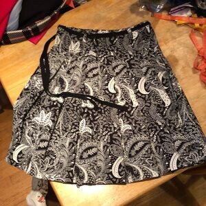 Clifford & Wills black /white paisley pleat wrap skirt